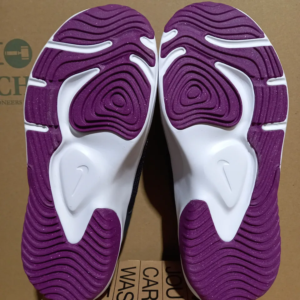 NIKE TRAINING LEGEND ESSENTIAL 3 BLACK TRAINERS - SIZE 4