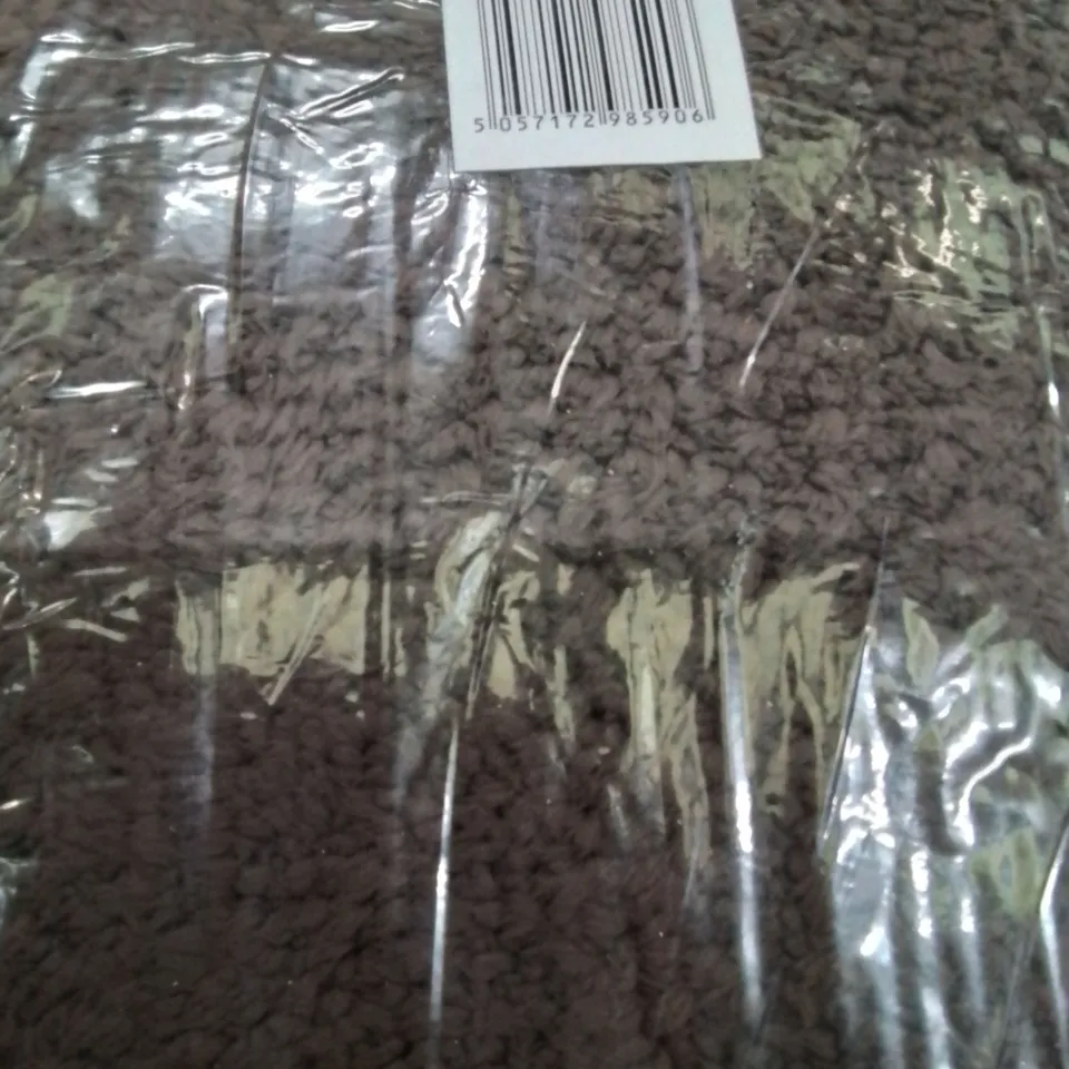 PALLET CONTAINING APPROXIMATELY 146 BRAND NEW SUPER SOFT NON-SLIP BATH MATS -BROWN