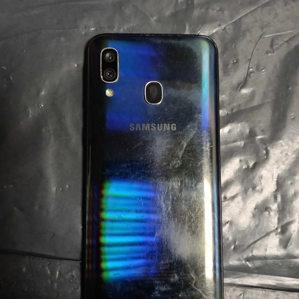 SAMSUNG GALAXY A40