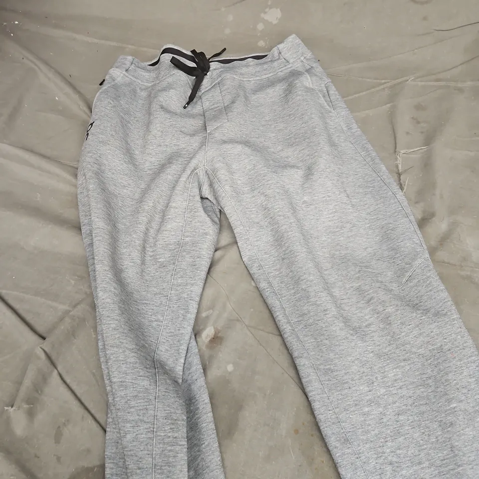 ON RUNNING SWEATPANTS – SIZE M, GREY