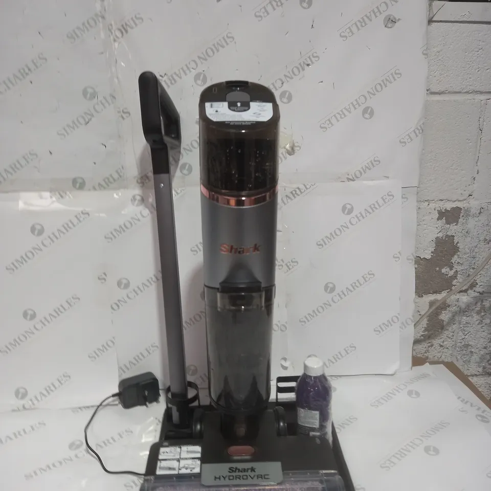 BOXED OUTLET BOXED SHARK HYDROVAC WET & DRY CORDLESS 3-IN-1 HARD FLOOR CLEANING SYSTEM