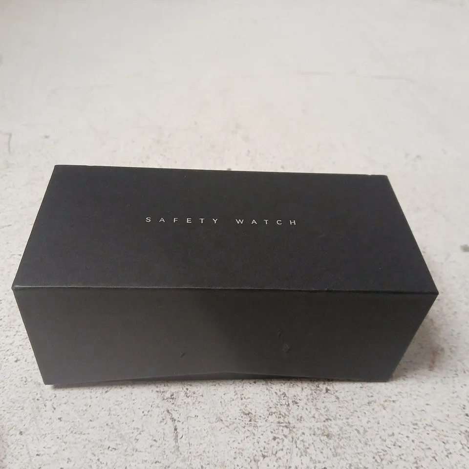 SAFETY WATCH – BLACK SQUARE IN BOX WITH CHARGING CABLE