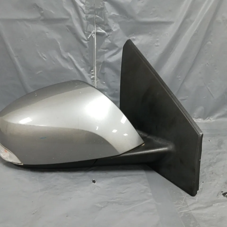 O/S 2013 RENAULT MEGANE WING MIRROR 