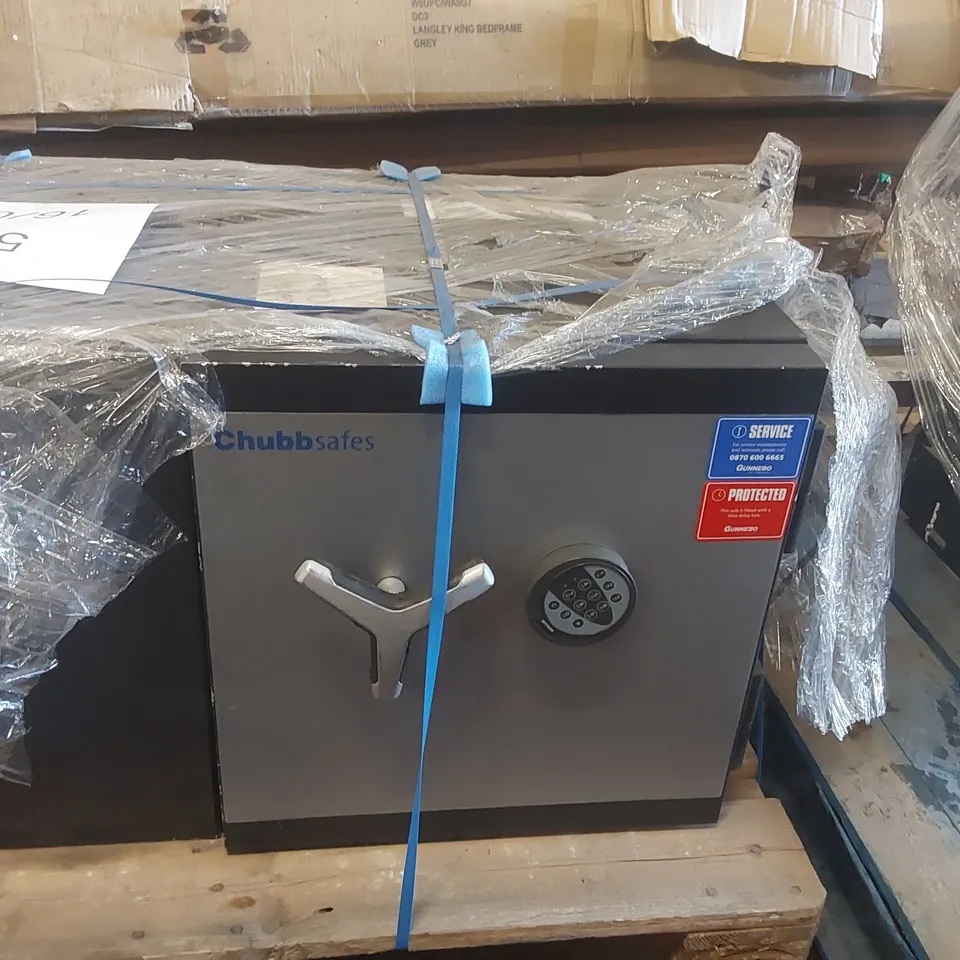 CHUBBSAFES HEAVY DUTY SECURITY SAFE