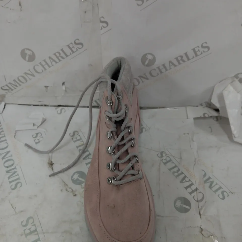 UNBOXED PAIR OF SKECHERS WARM BOOTS, BLUSH - SIZE 6.5
