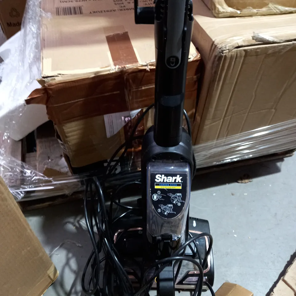 SHARK UPRIGHT VACUUM CLEANER 