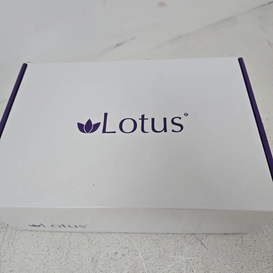 LOTUS GIRONA ULS554 BLACK TRAINERS – BOXED, UK7 (EU40)