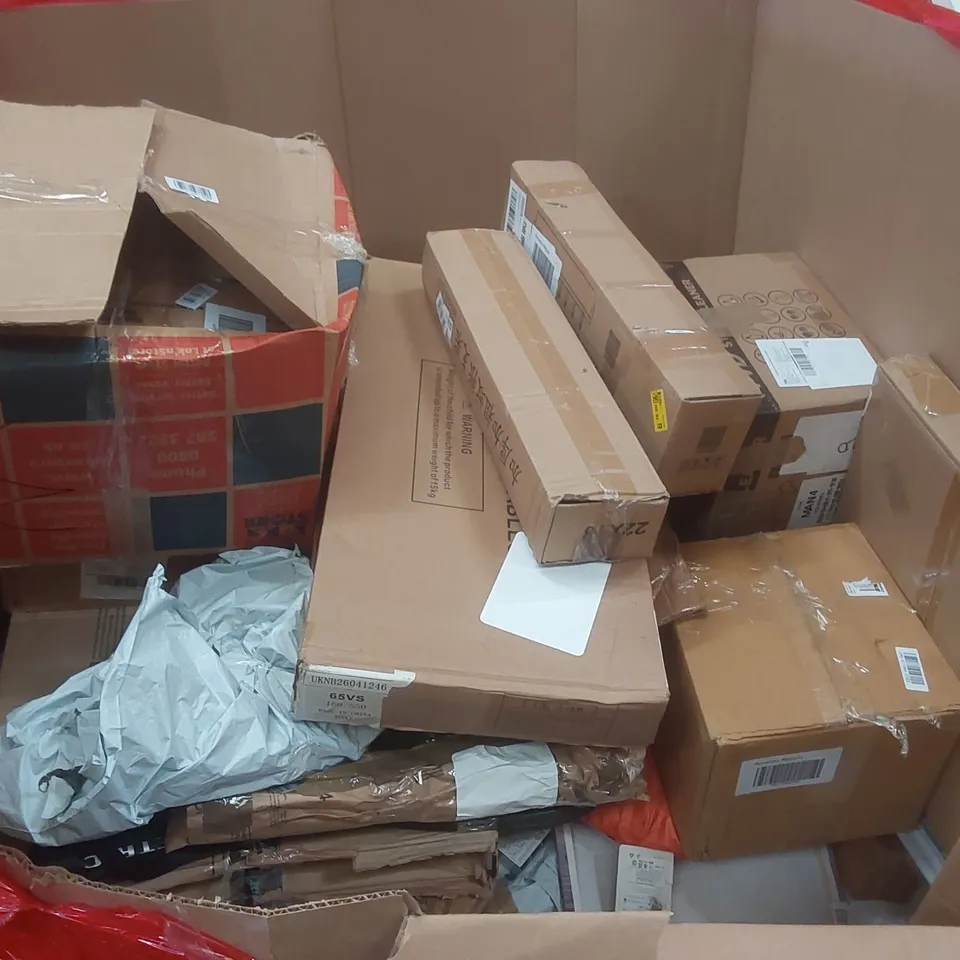 PALLET CONTAINING A VERY LARGE QUANTITY OF ASSORTED ITEMS INCLUDING: HEDGE TRIMMER, KIDS BIKE, PATIO HEATER ECT