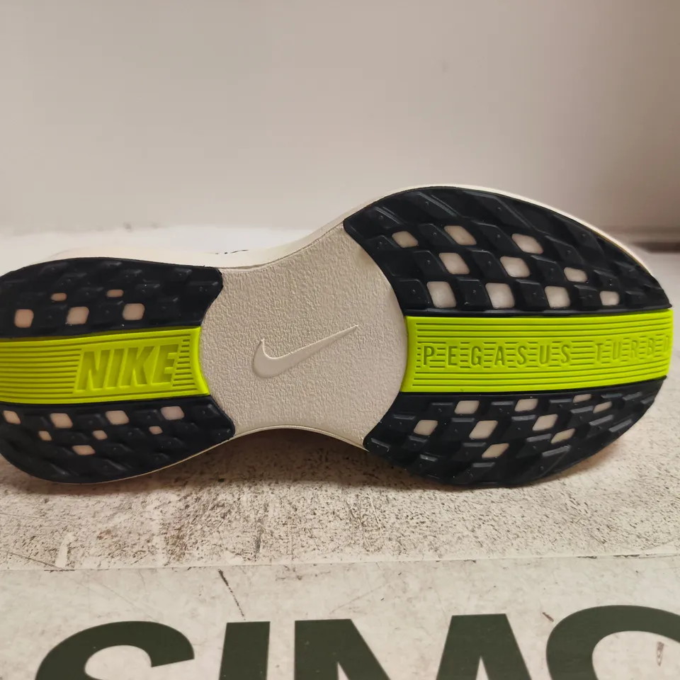 NIKE PEGASUS PLUS RUNNING SHOES – UK SIZE 6
