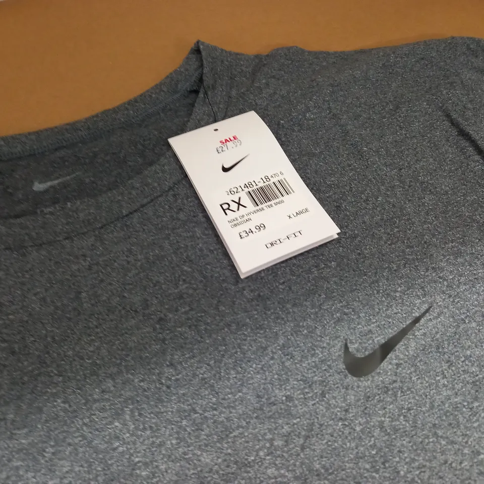 NIKE HYVERSE GREY T-SHIRT - XL