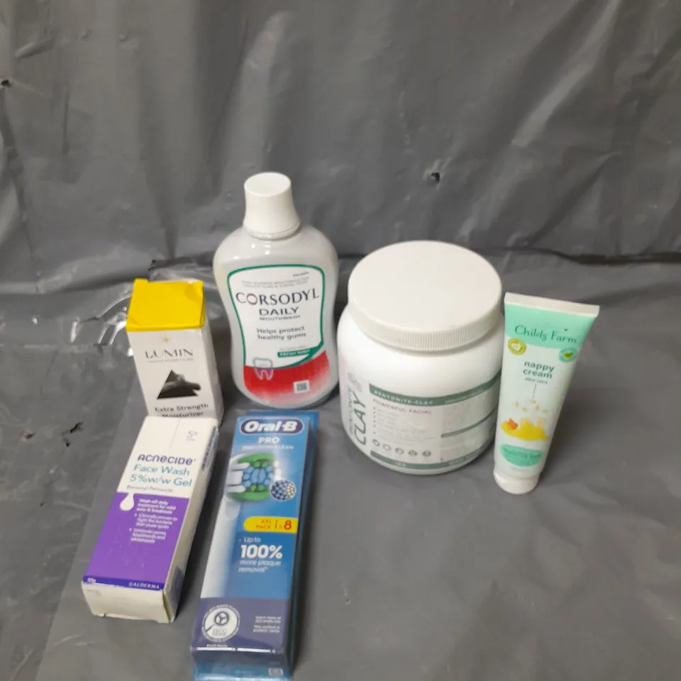 APPROXIMATELY 20 ASSORTED COSMETICS PRODUCTS TO INCLUDE - CHILD'S FARM NAPPY CREAM, CORSODYL MOUTHWASH AND ACNECIDE FACE WASH ETC. 
