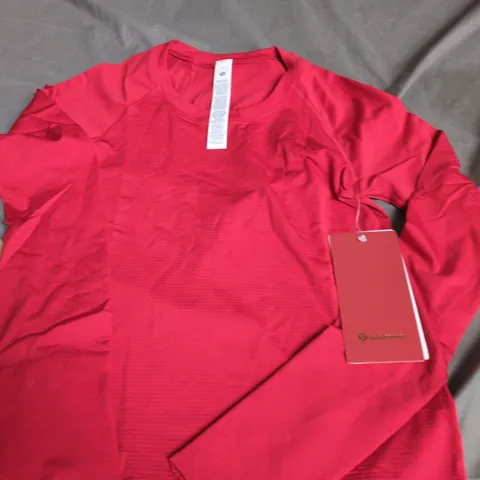 LULULEMON RED LONG-SLEEVE TOP – CREW NECK SIZE 4