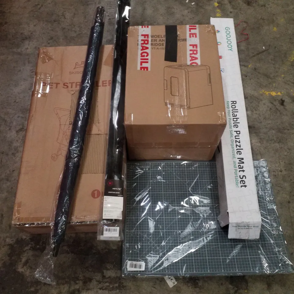 PALLET CONTAINING ASSORTED PRODUCTS INCLUDING RELIABLE PUZZLE MAT, MINI FRIDGE, VENETIAN BLIND, PET STROLLER, UMBRELLA & CUTTING MAT