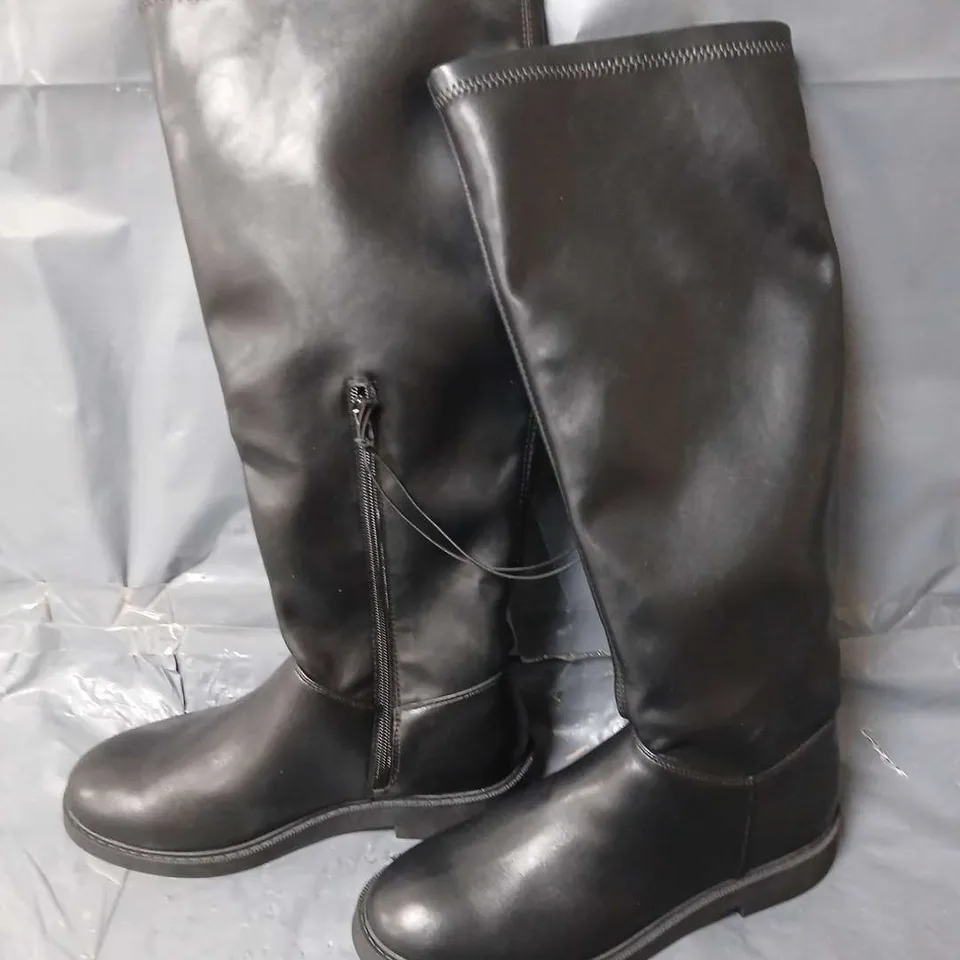 BLACK LEATHER LOOK HIGH LEG BOOTS - UK 6