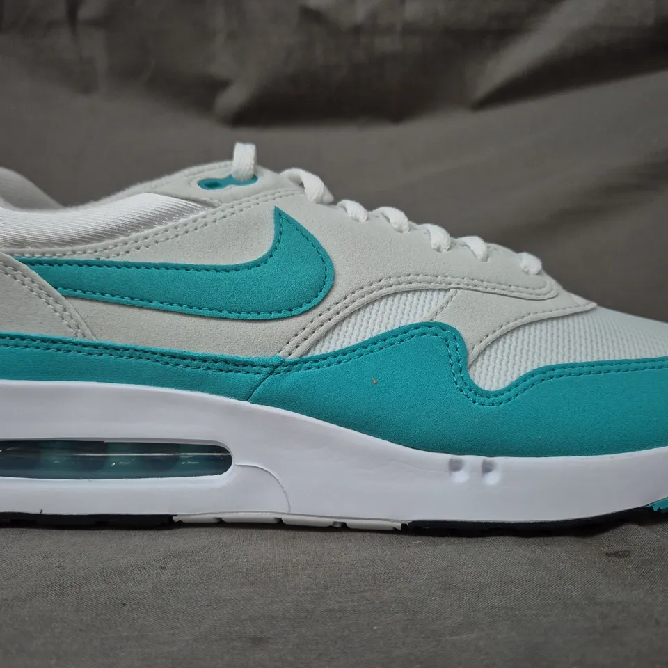 BOXED PAIR OF NIKE AIR MAX 1 '86 SHOES IN WHITE/CYAN UK SIZE 8.5