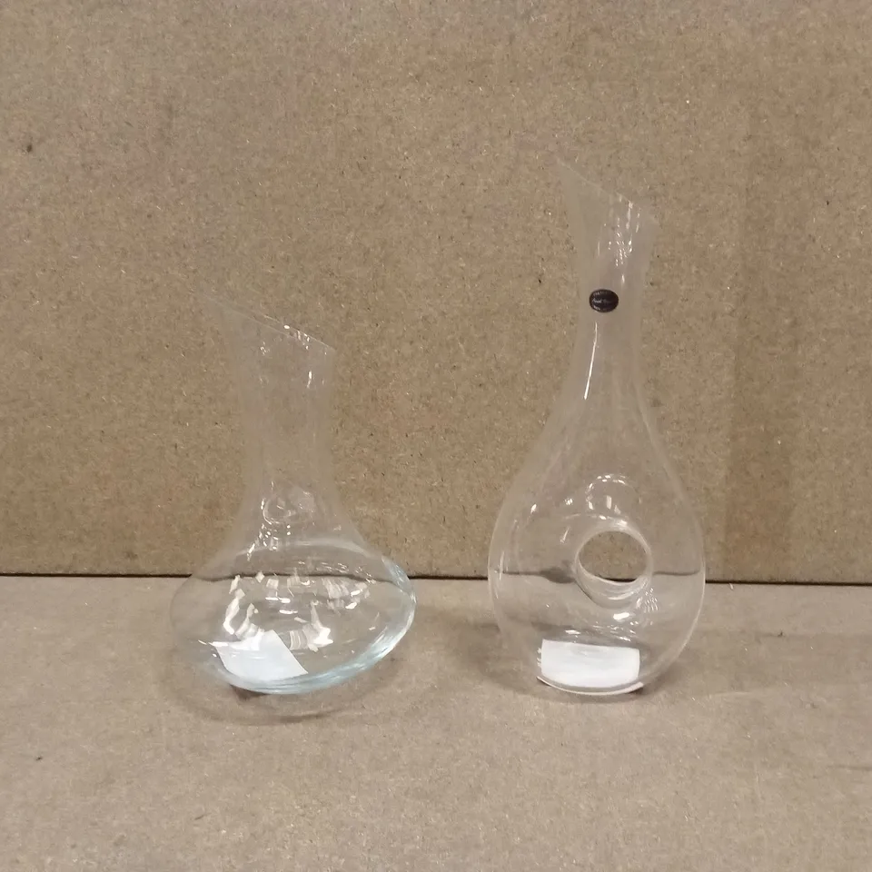 2 x ASSORTED DESIGNER GLASS VASES