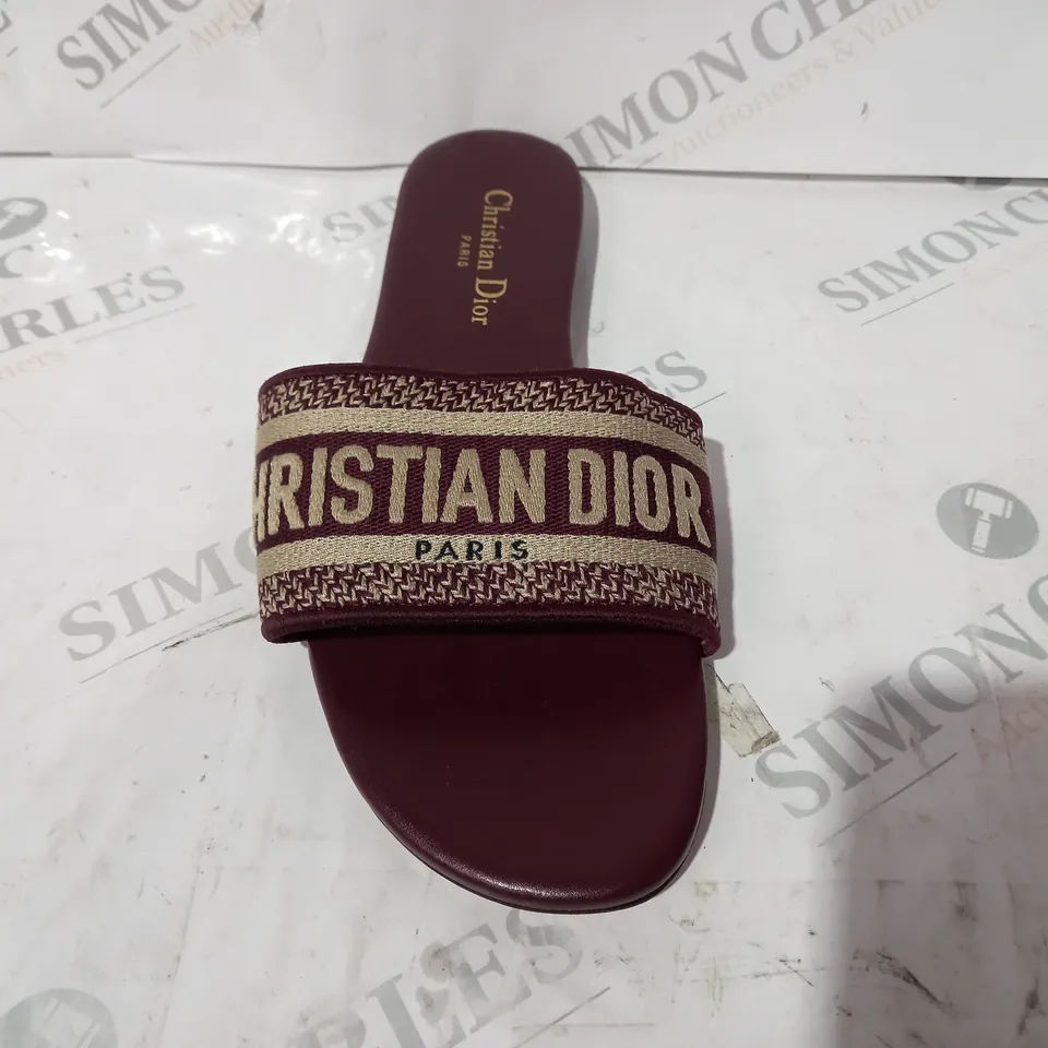 BOXED PAIR OF CHRISTIAN DIOR PARIS SLIDERS IN MAROON EU SIZE 42