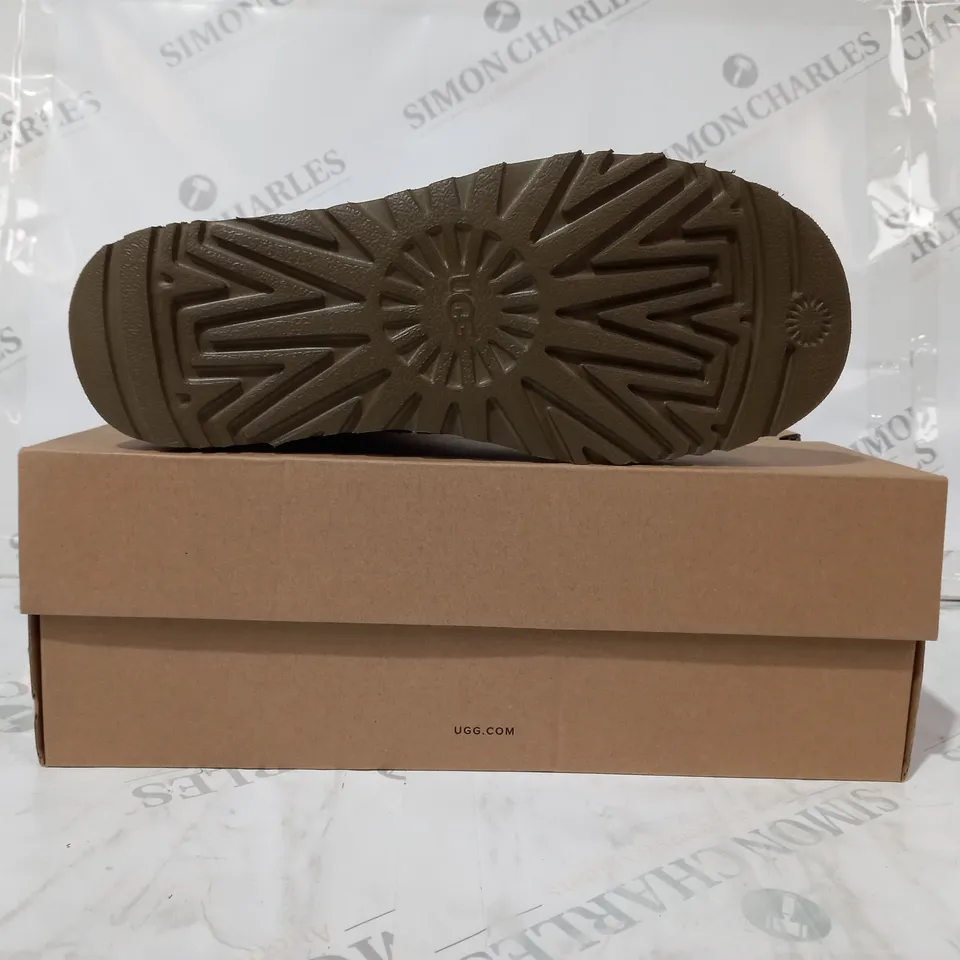 BOXED PAIR OF UGG CLASSIC MINI II SHOES IN TAN UK SIZE 6