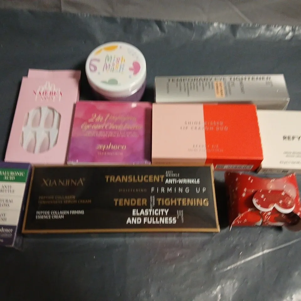 APPROXIMATELY 15 ASSORTED HEALTH & BEAUTY PRODUCTS TO INCLUDE REFY, EYE TIGHTNER AND LIP CRAYON