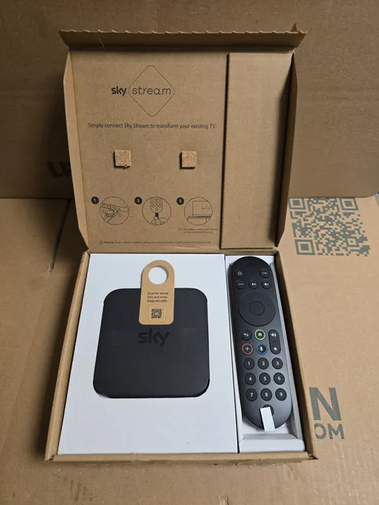 Lot 1270: SKY STREAM PUCK STREAMING DEVICE WITH REMOTE - 5587335 ...