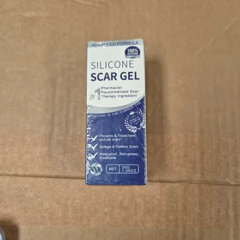 APPROXIMATELY 12 ASSORTED ITEMS INCLUDING SOFT GEL TOE CAPS AND SILICONE SCAR GEL