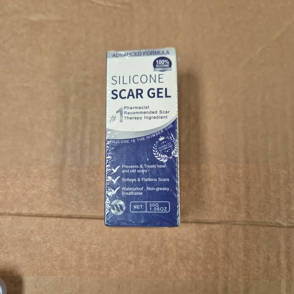 APPROXIMATELY 12 ASSORTED ITEMS INCLUDING SOFT GEL TOE CAPS AND SILICONE SCAR GEL