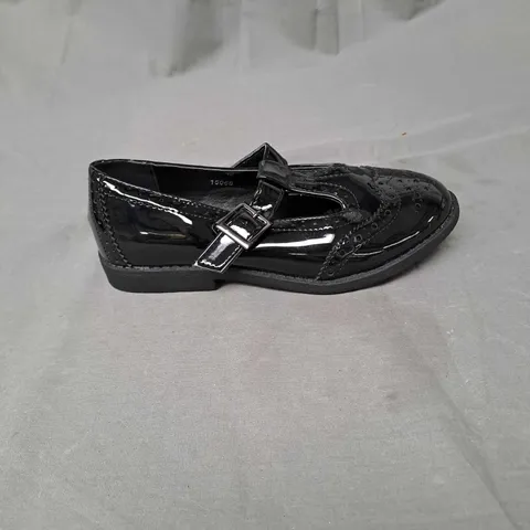 BOX OF APPROXIMATELY 12 PAIRS OF GIRLS SCHOOL SHOES IN BLACK - VARIOUS SIZES
