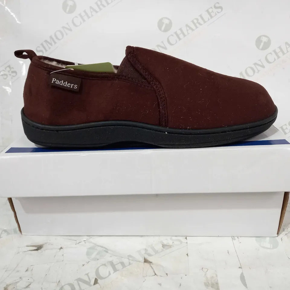 BOXED PAIR OF PADDERS FAUX FUR LINED SLIPPERS IN BROWN UK SIZE 9
