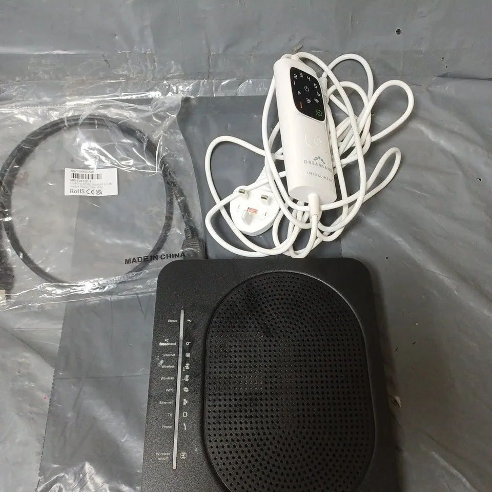 APPROXIMATELY 15 ELECTRICAL ITEMS TO INCLUDE BROADBAND ROUTER, HDMI CABLE AND AN ELECTRIC BLANKET PLUG