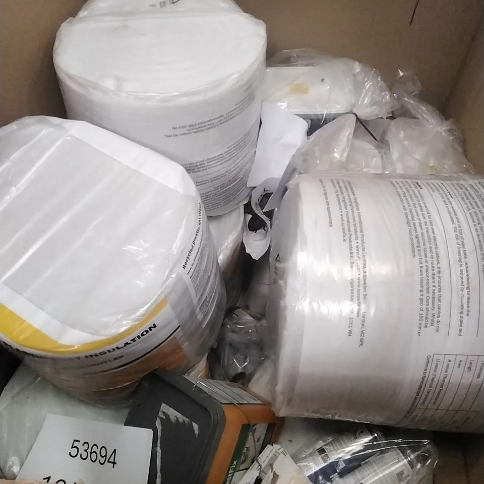 PALLET OF ASSORTED DIY, HOME IMPROVEMENT AND BUILDING PRODUCTS TO INCLUDE; LOFT INSULATION, ALL WEATHER JOINTING COMPOUND, MORTAR REPAIR ETC