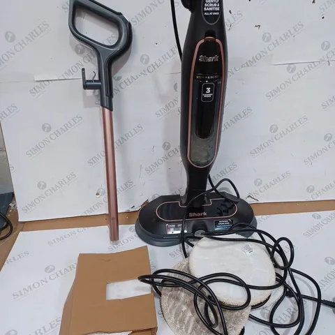 SHARK STEAM SCRUBBER WITH STEAM BLAST S7201