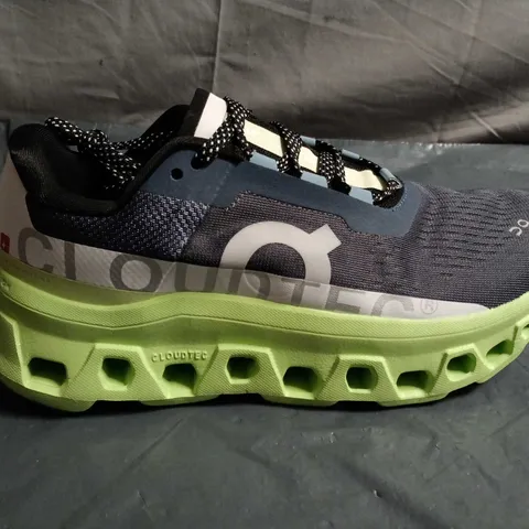 UNBOXED PAIR OF ON CLOUD RUNNING TRAINERS - UK SIZE 6