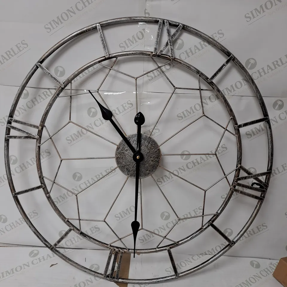 BOXED LONDON WALL CLOCK  RRP £49.99