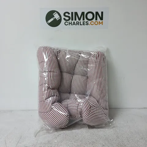 CAGE OF APPROXIMATELY 12 ASSORTED ITEMS TO INCLUDE CUSHIONED PAD ETC