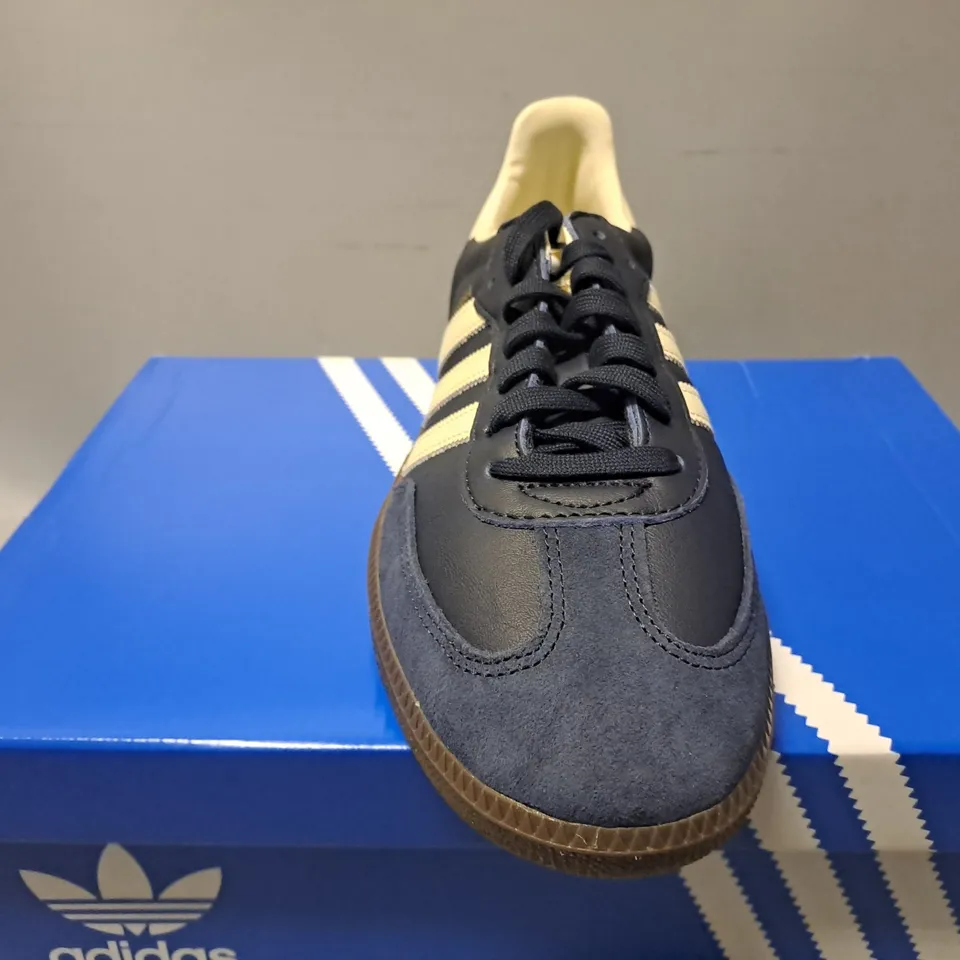 BOXED ADIDAS SAMBA OG IN BLUE - UK 10 1/2 