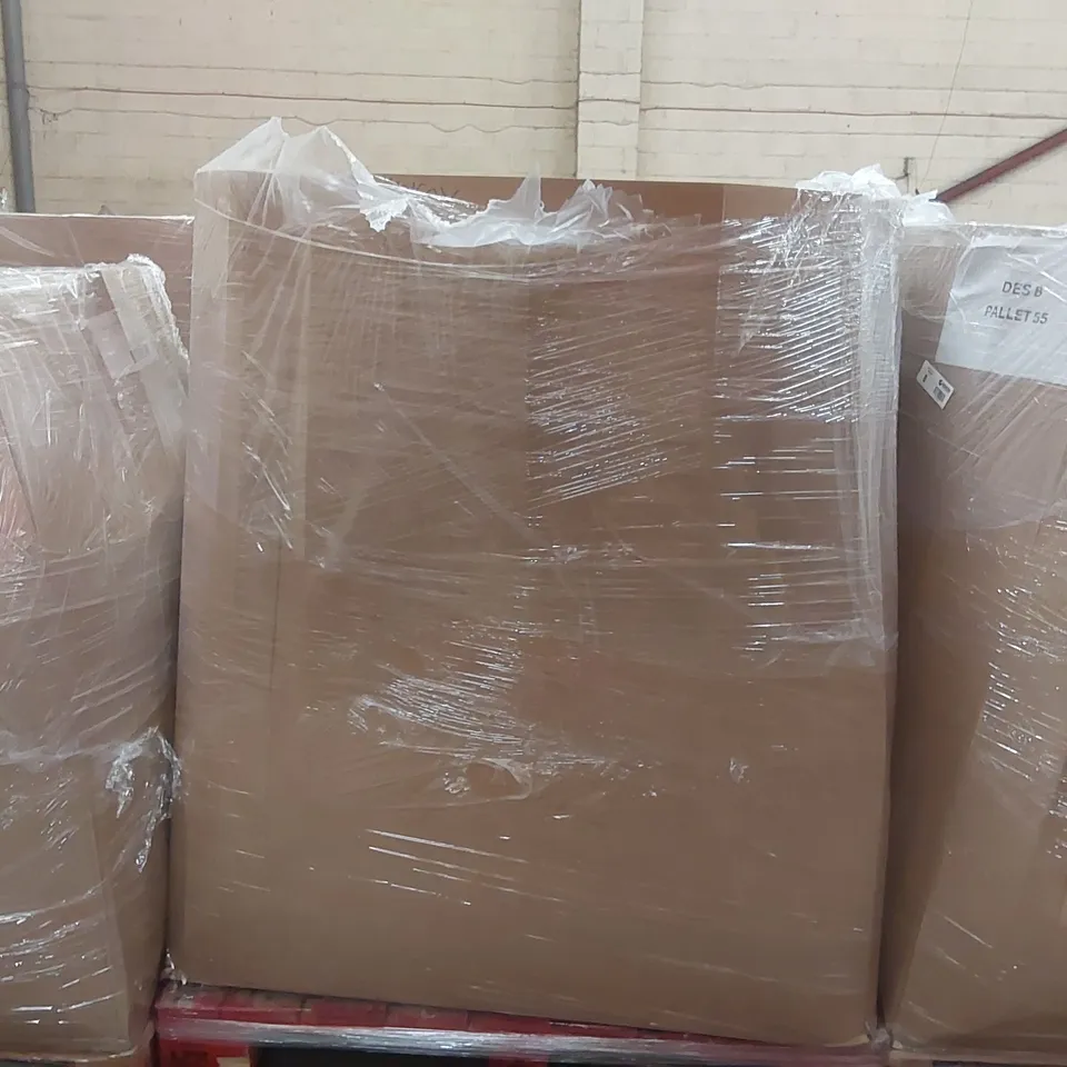 PALLET CONTAINING APPROXIMATELY 100x BRAND NEW ASSORTED DESIGNER CLOTHING ITEMS INCLUDING: SNOWDONIA JACKETS, SIMPLY BE JACKETS, PRETTY SECRETS JACKET ECT