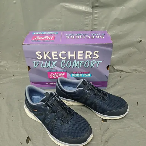 BOXED PAIR OF SKECHERS D'LUX COMFORT LACE UP WOMENS TRAINERS UK 7
