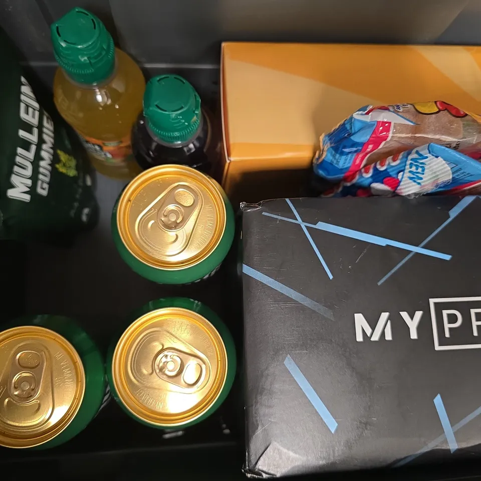 APPROXIMATELY 12 ASSORTED FOOD & DRINK ITEMS TO INCLUDE - VIVO LIFE PERFORM PLANT PROTEIN , LIQUID DEATH , ROBINSONS ORANGE & MANGO ETC