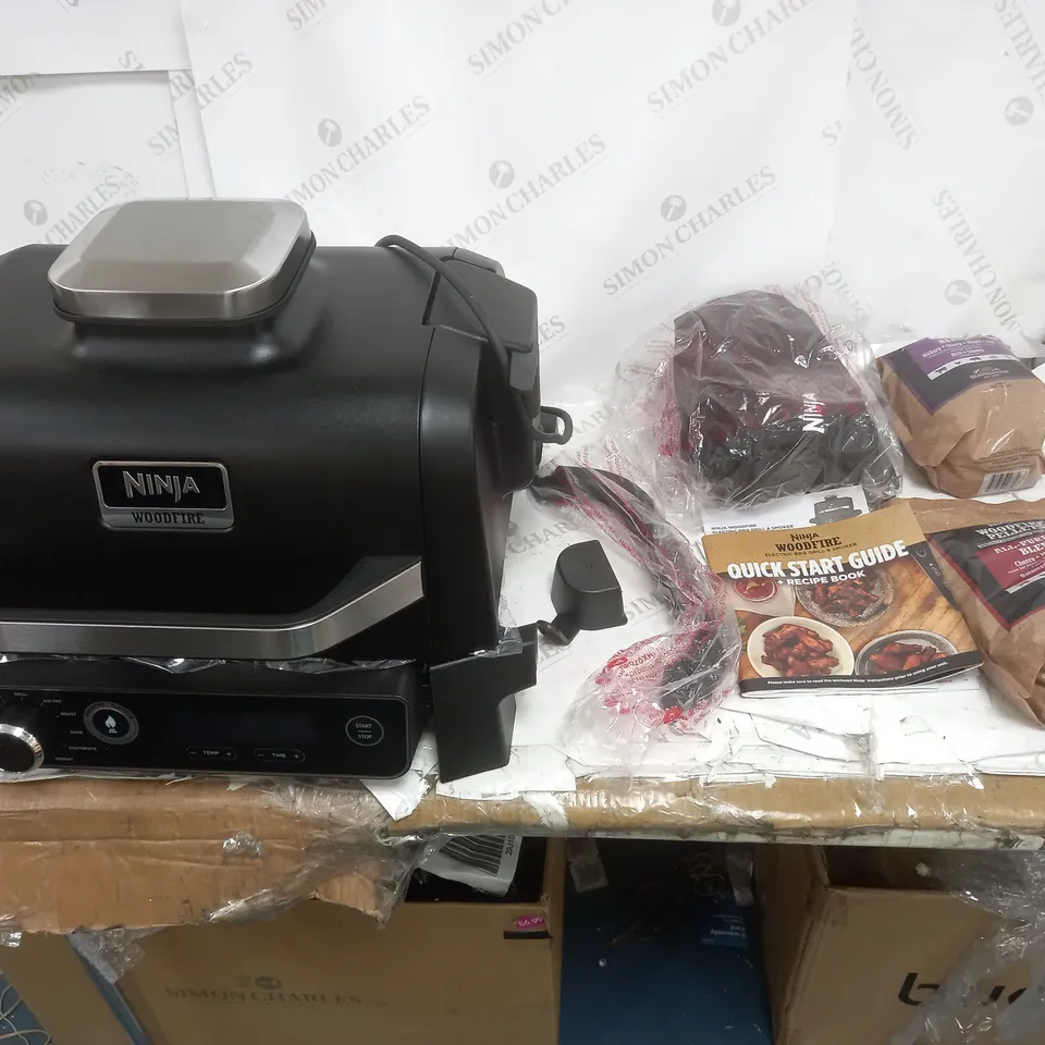 BOXED NINJA WOODFIRE ELECTRIC BBQ GRILL & SMOKER WITH AIR FRY FUNCTION OG701UKQ