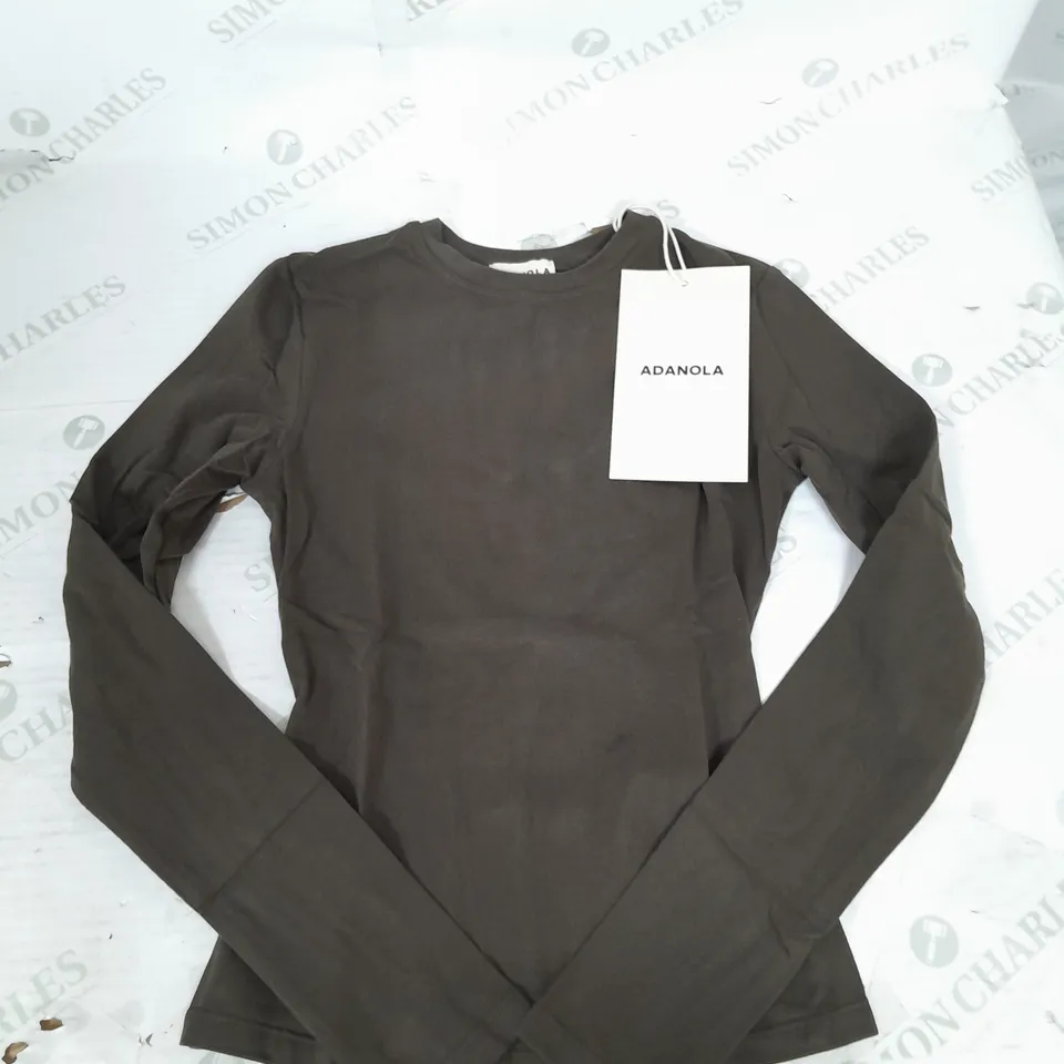 ADANOLA ULTIMATE LONG SLEEVE TOP IN FOREST BROWN SIZE S