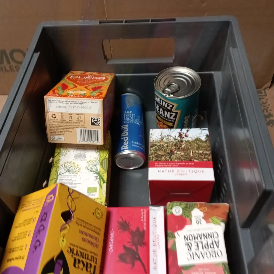 APPROXIMATELY 8 ASSORTED FOOD ITEMS INCLUDING PUKKA 3 GINGER TEA AND HEINZ BEANS 
