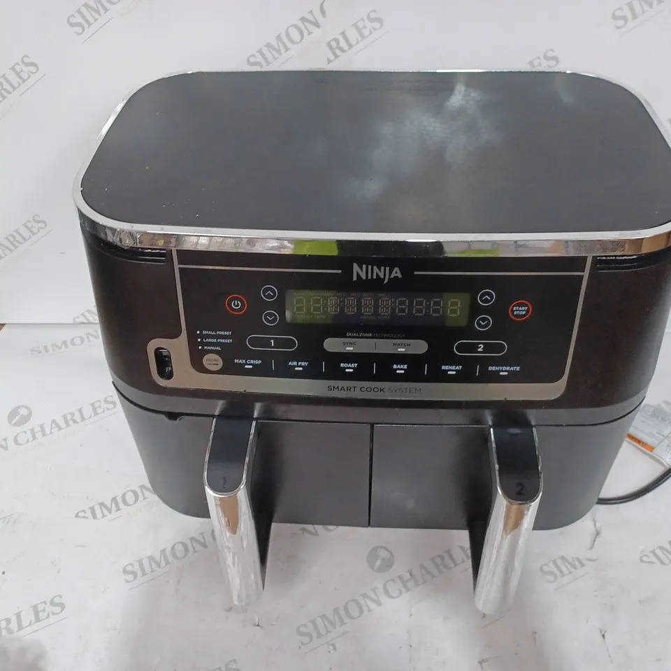BOXED NINJA FOODI MAX DUAL ZONE AIR FRYER