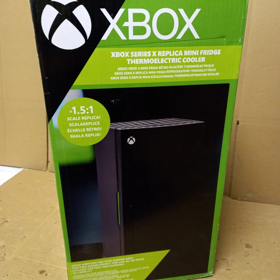 XBOX SERIES X REPLICA MINI FRIDGE THERMOELECTRIC COOLER 1.5:1
