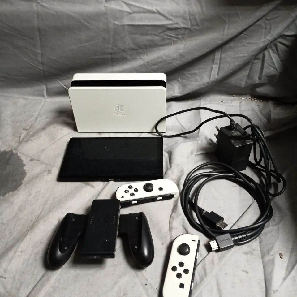 NINTENDO SWITCH CONSOLE WITH DOCK, JOY-CONS & ACCESSORIES