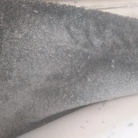 ROLL OF QUALITY ADDICTION 973 LEAD CARPET APPROXIMATELY 5X6.4M