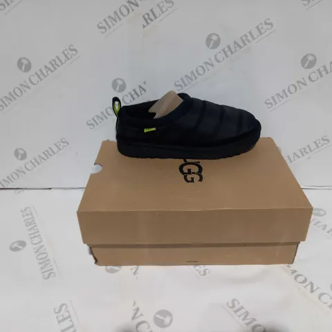 BOXED PAIR OF UGG K TASMAN SIZE UK 2