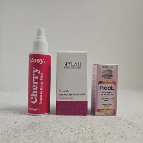 APPROXIMATELY 12 ASSORTED COSMETIC ITEMS INCLUDING VARIOUS MAKES AND BRANDS - COLLECTION ONLY
