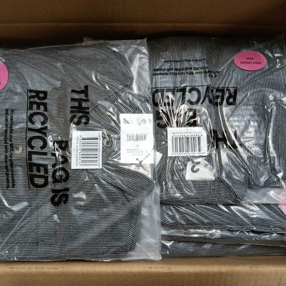 APPROXIMATELY 25 ASSORTED KIDS CLOTHING ITEMS IN VARIOUS SIZES, COLOURS & STYLES TO INCLUDE CARTER LONG SLEEVE SKATE SHIRT, ORGANIC POINTELLE ZIP ROMPER, ETC