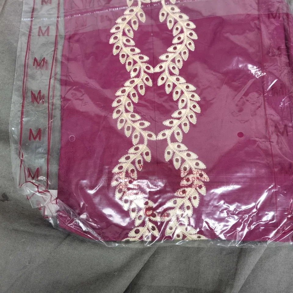 WOMEN'S MAGENTA EMBROIDERED TOP WITH CREAM LEAF PATTERN, SIZE M