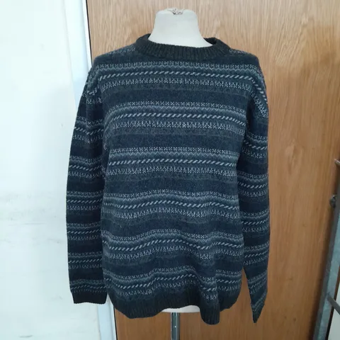 SEASALT MEN'S POLVENTON LAMBSWOOL JUMPER IN MAN-AMBER MONOPRINT SIZE M